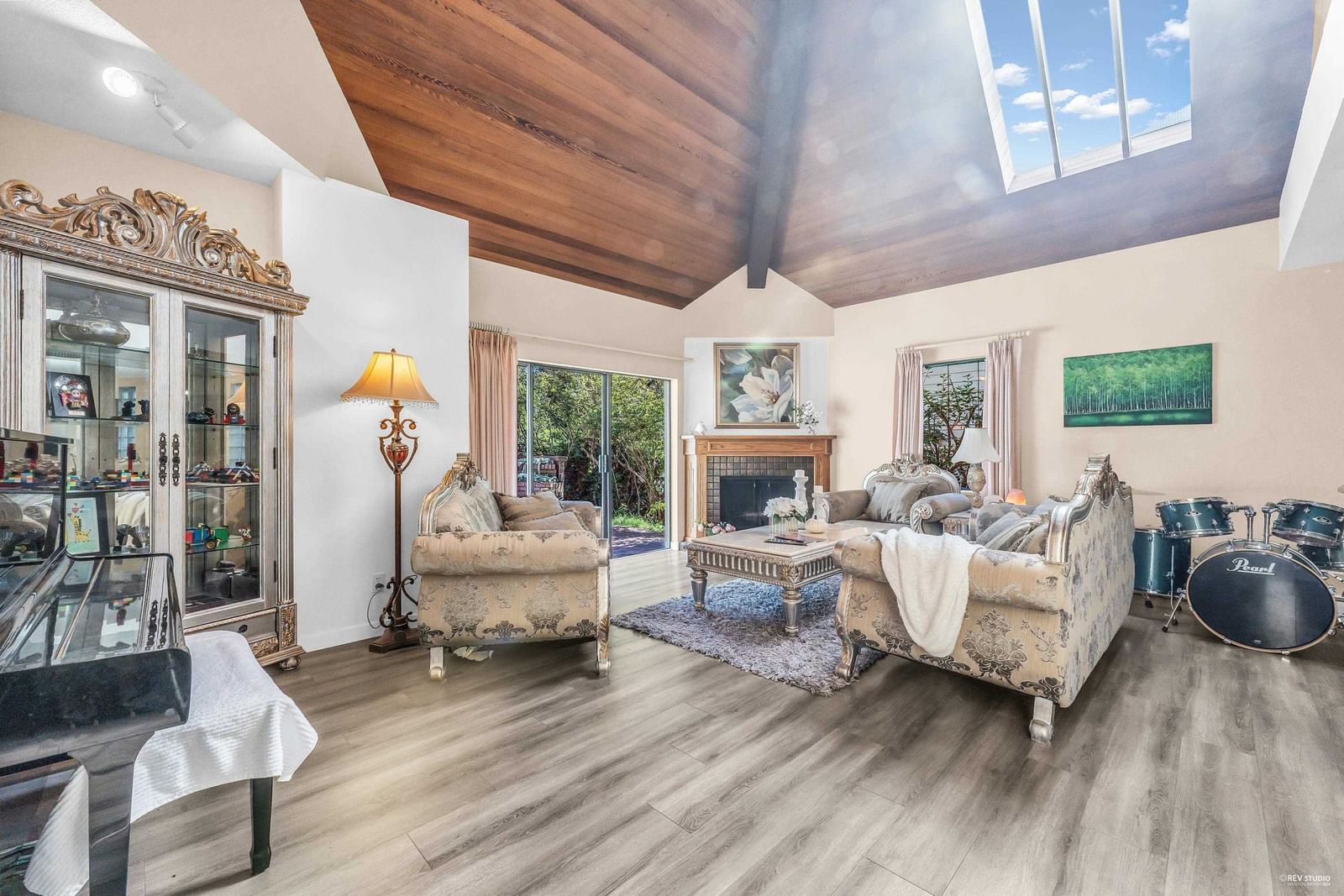 Listing Image 11