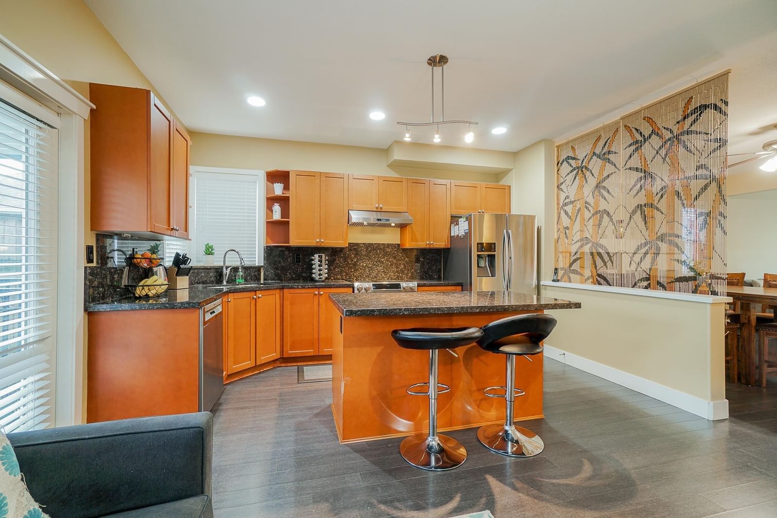 Listing Image 12