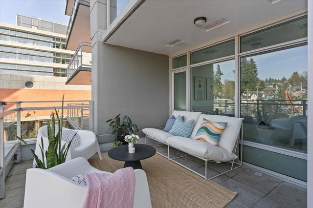 302 - 200 Nelson's Crescent