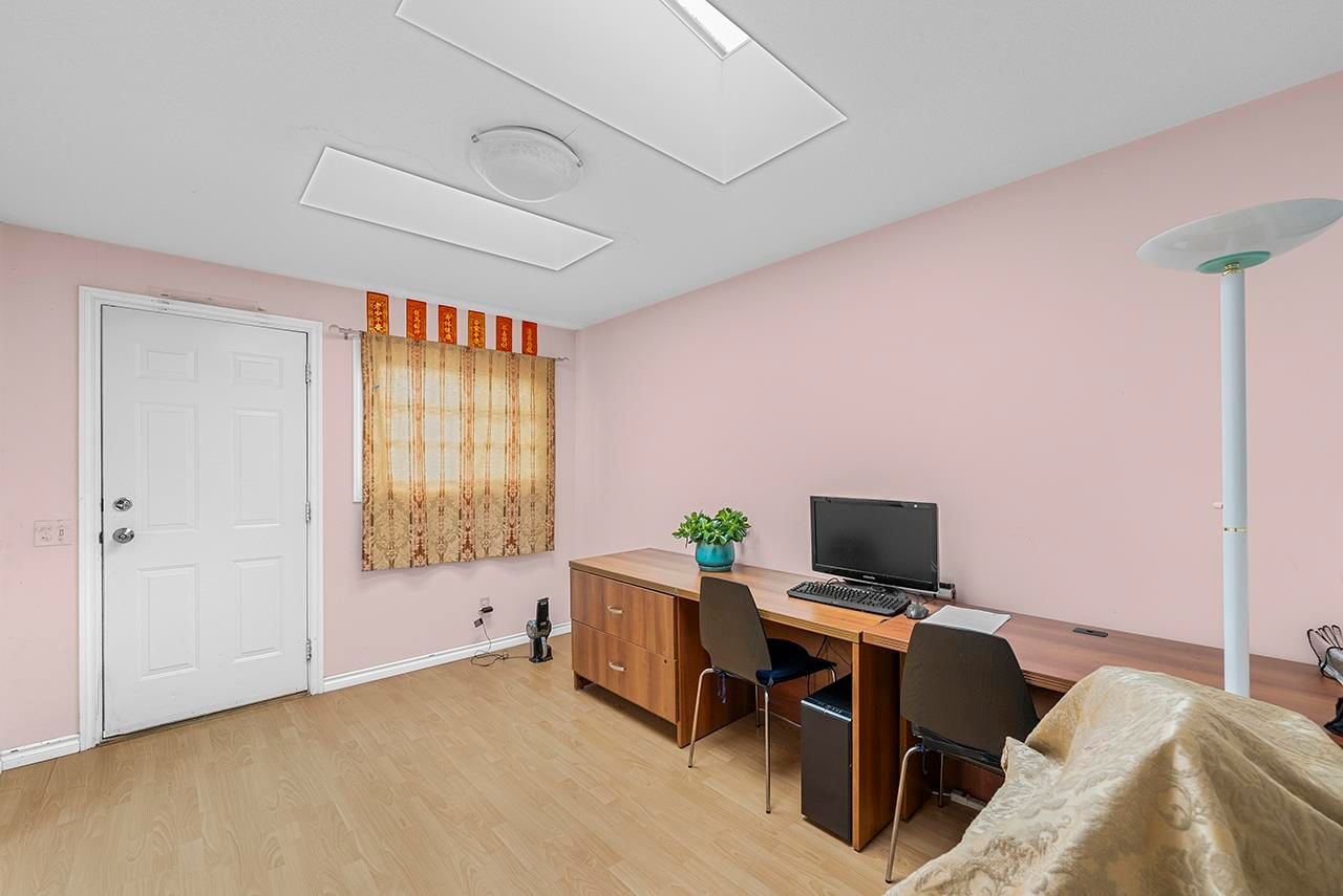 Listing Image 13