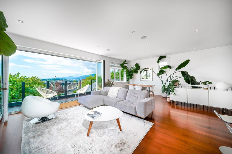 18 Hythe Avenue, Burnaby, British Columbia