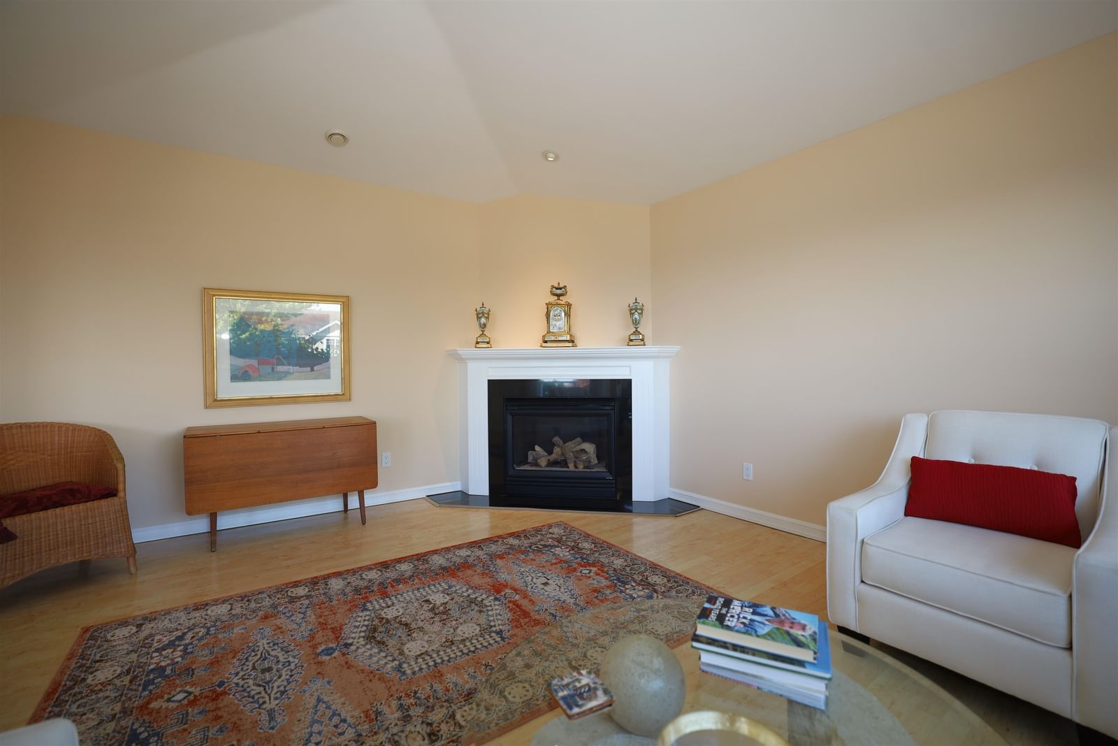 Listing Image 19