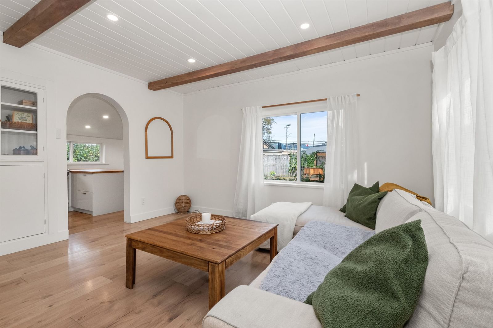 Listing Image 11
