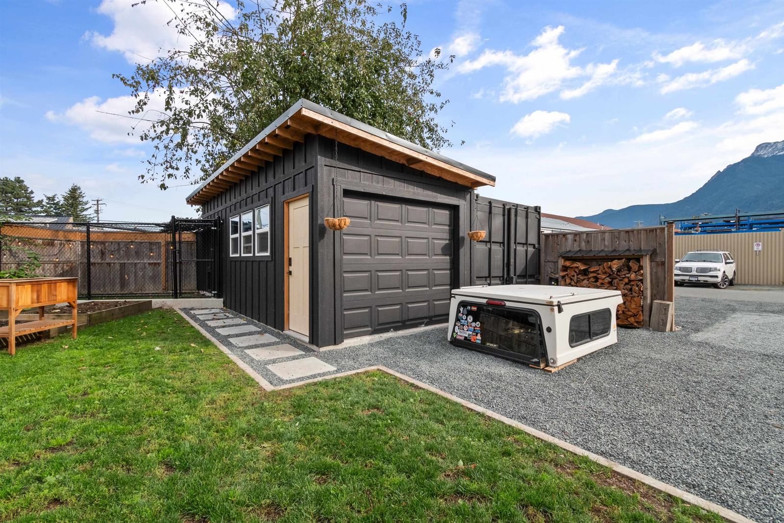 Listing Image 19