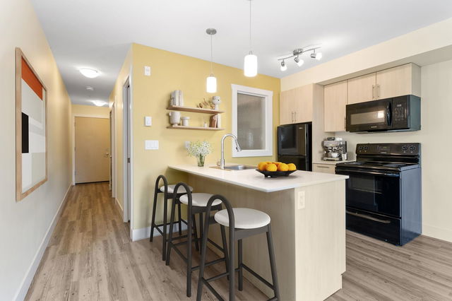 222 - 2565 Campbell Avenue