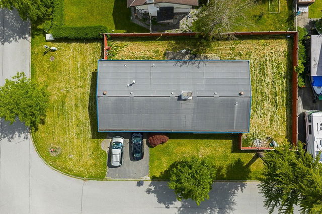 9303 Stuart Crescent