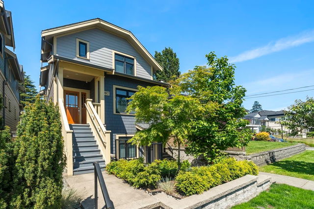 907 Walls Avenue