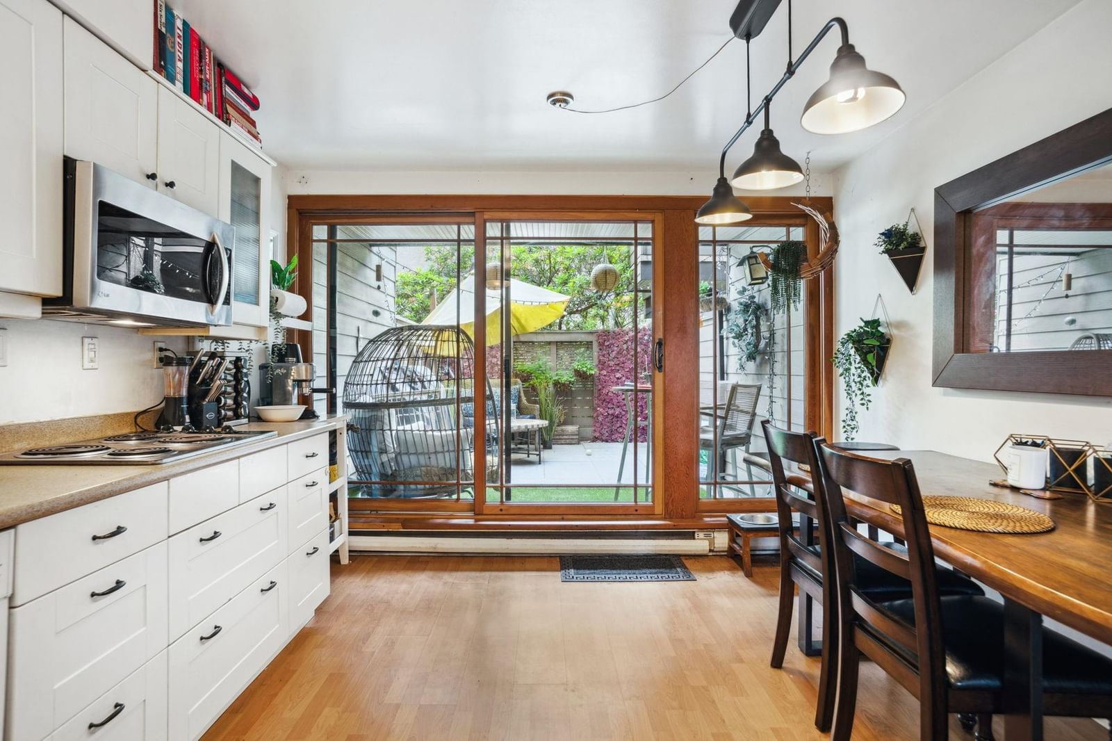 Listing Image 9