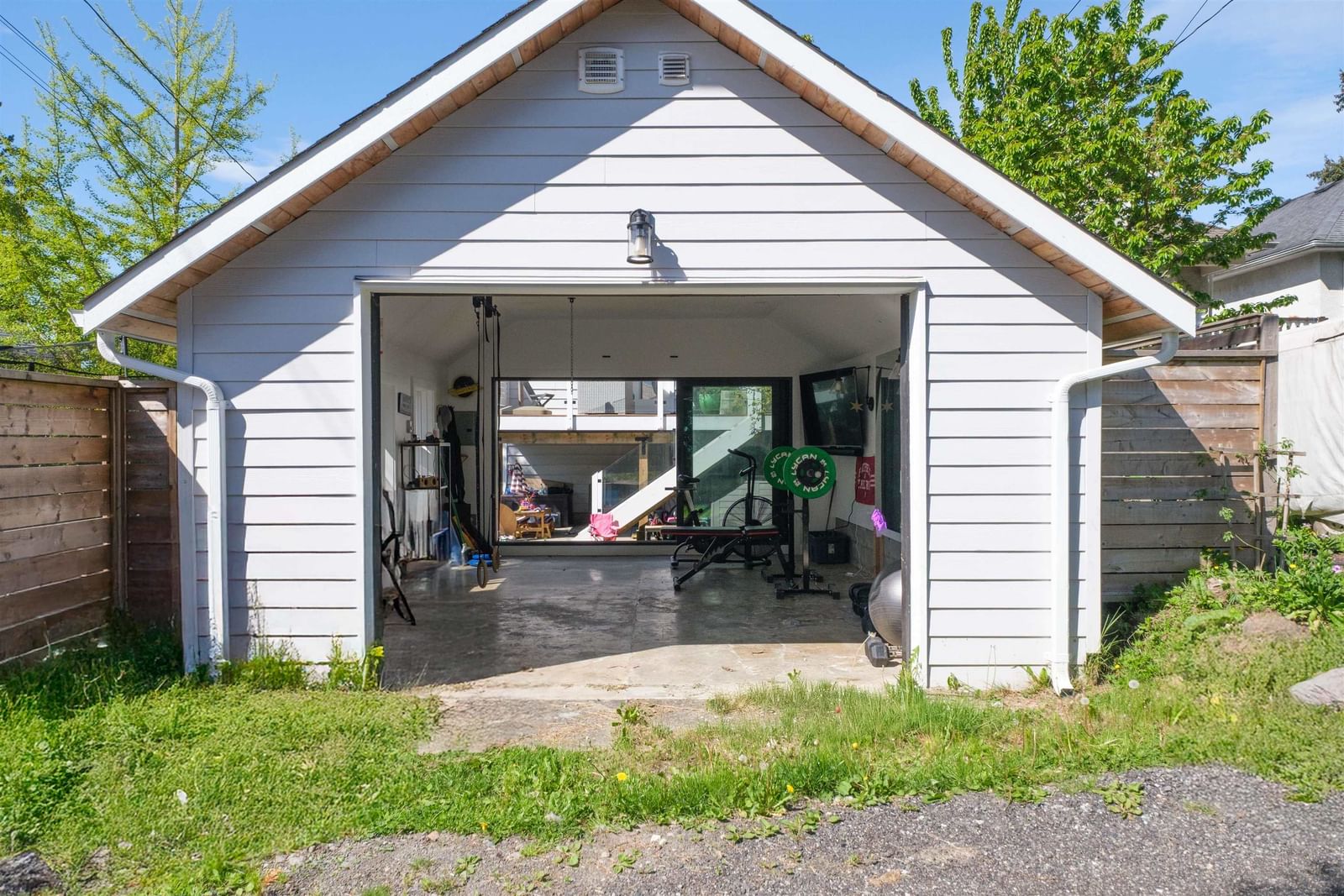 Listing Image 19