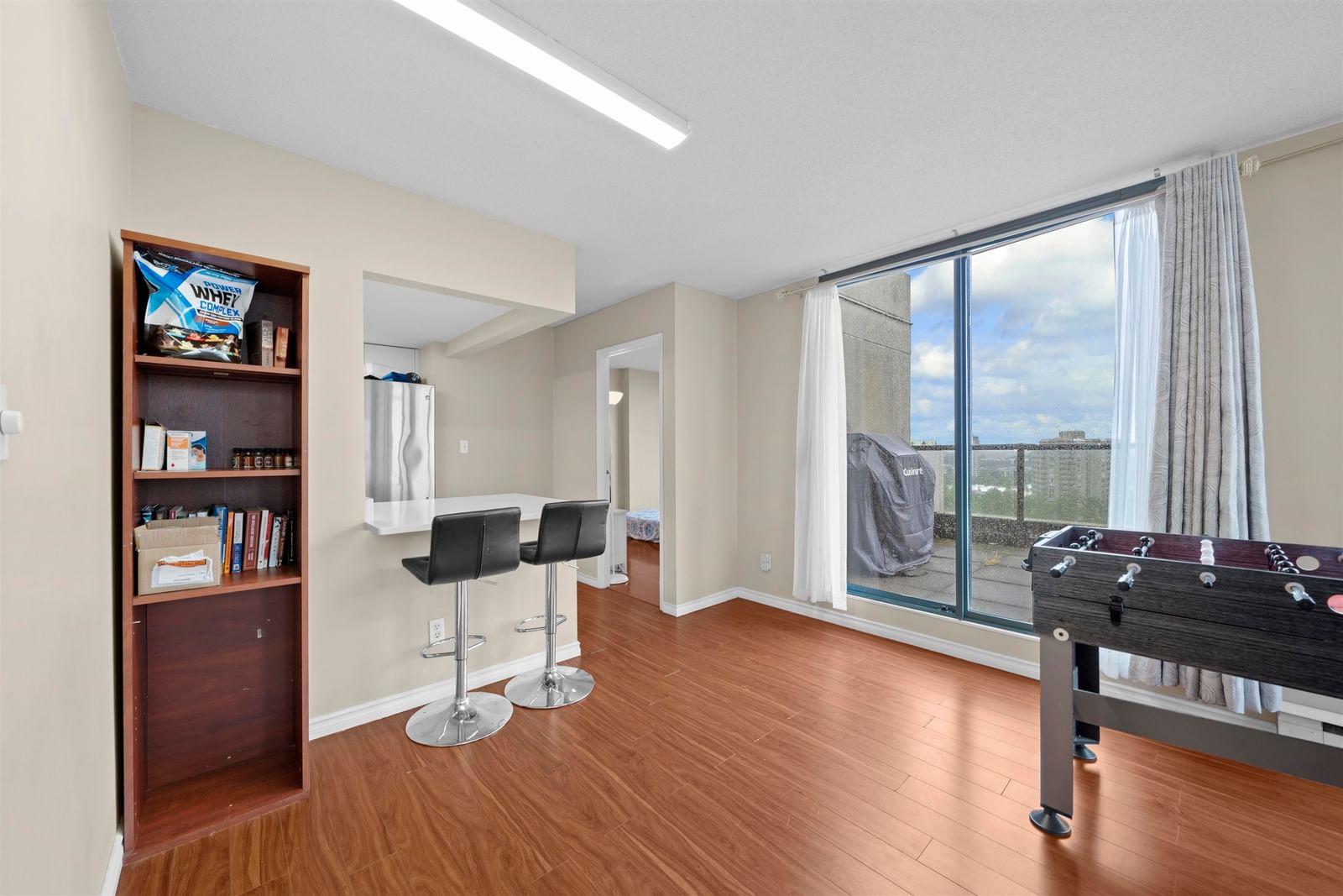 Listing Image 5