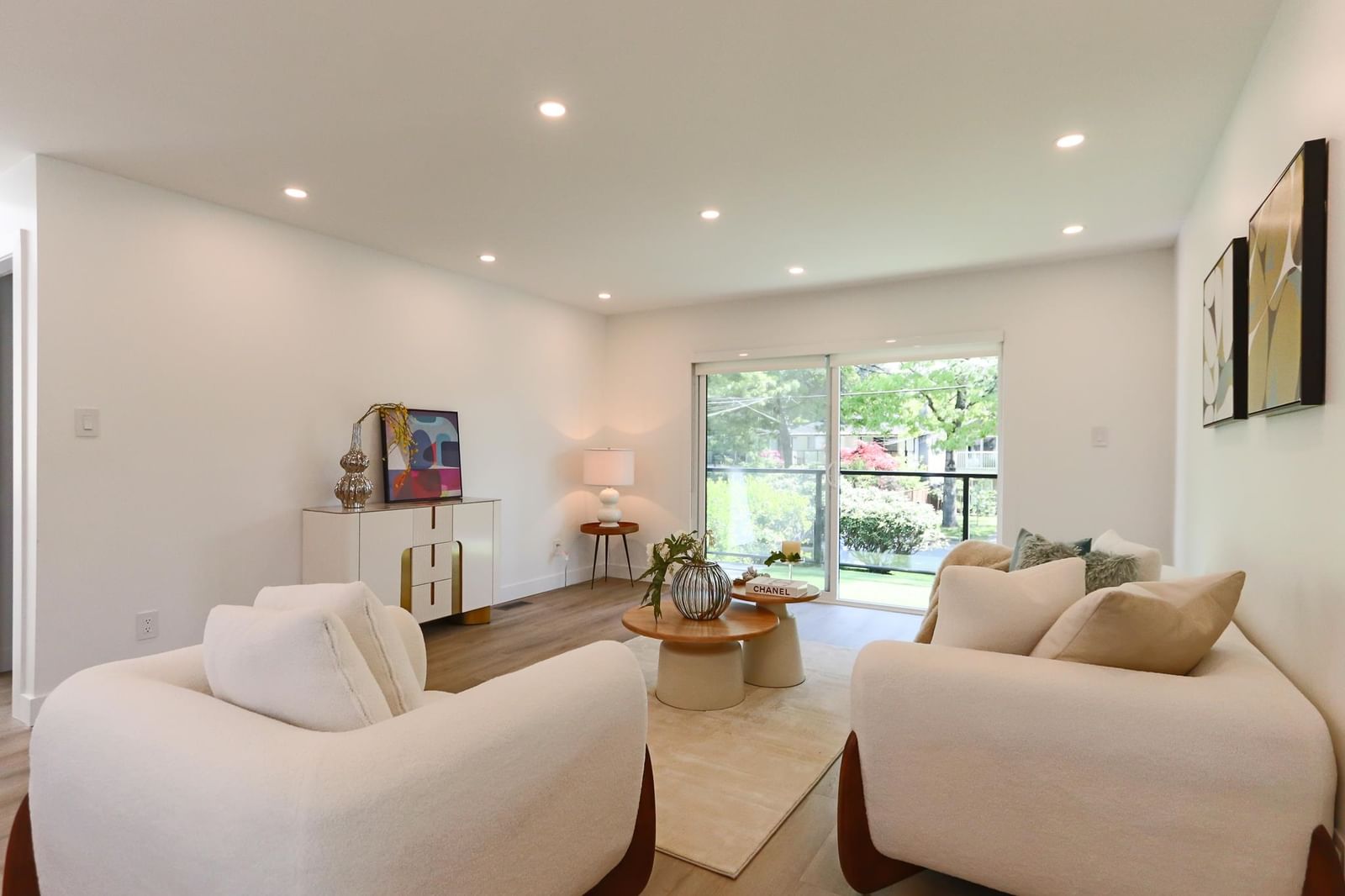 Listing Image 13