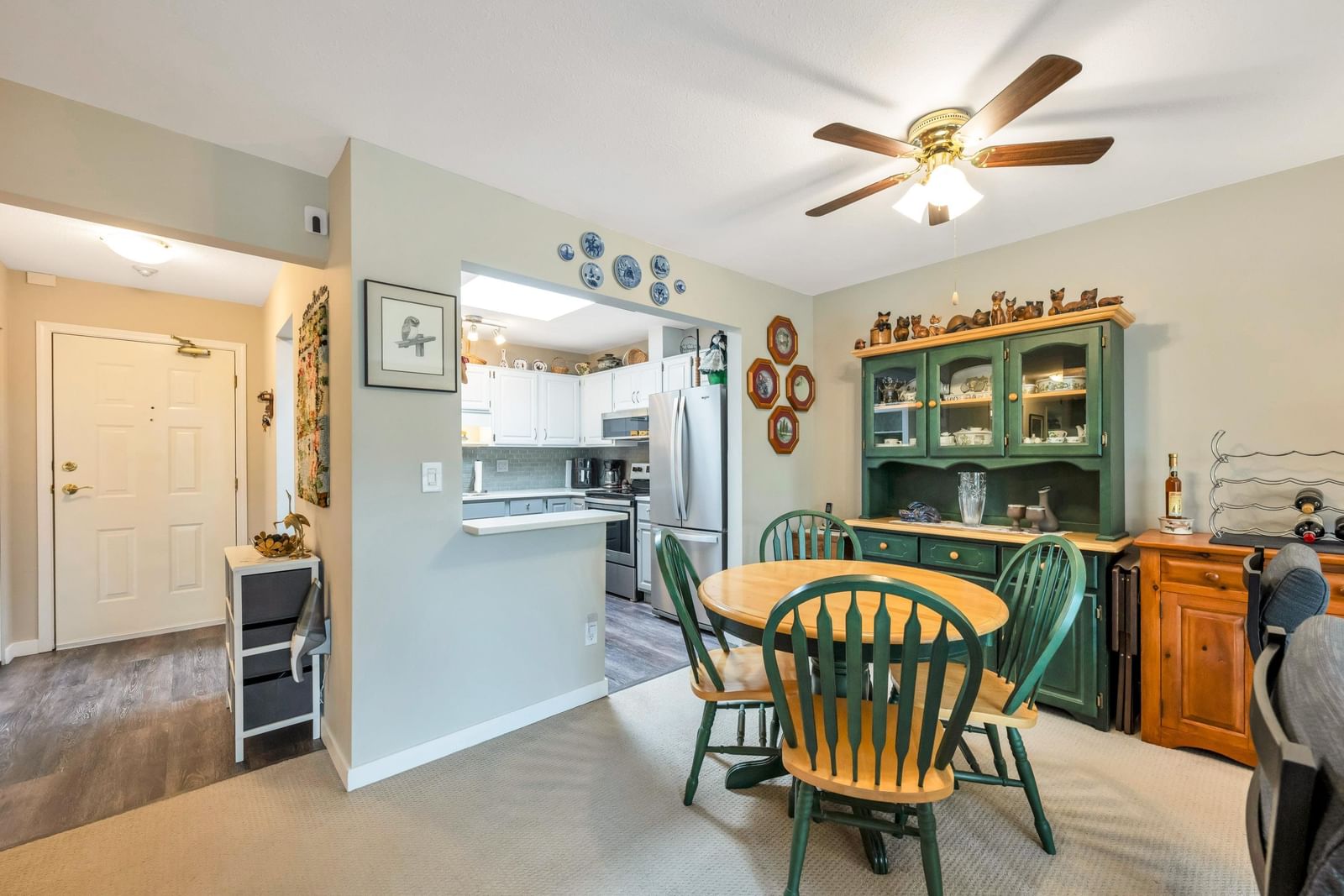 Listing Image 10