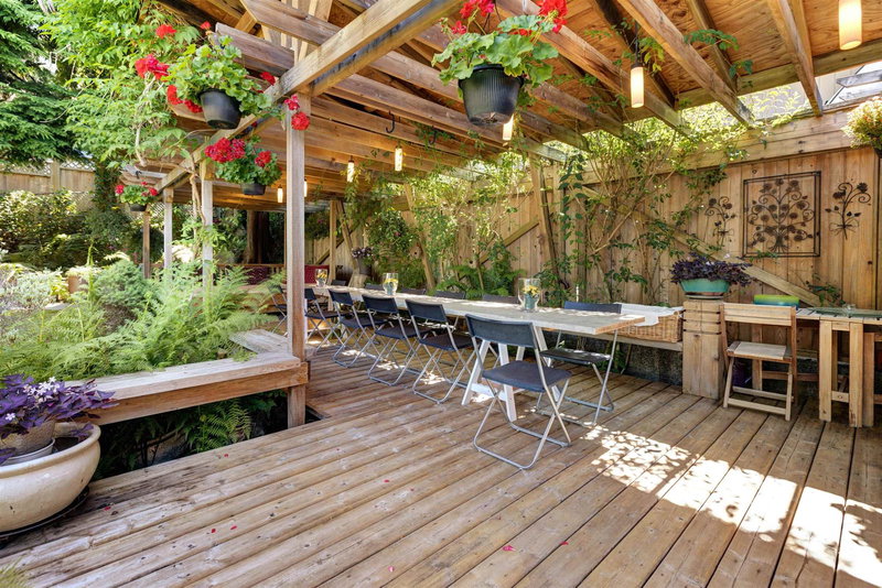 670 Montroyal Boulevard, North Vancouver, V7R 2G3 | Image 2