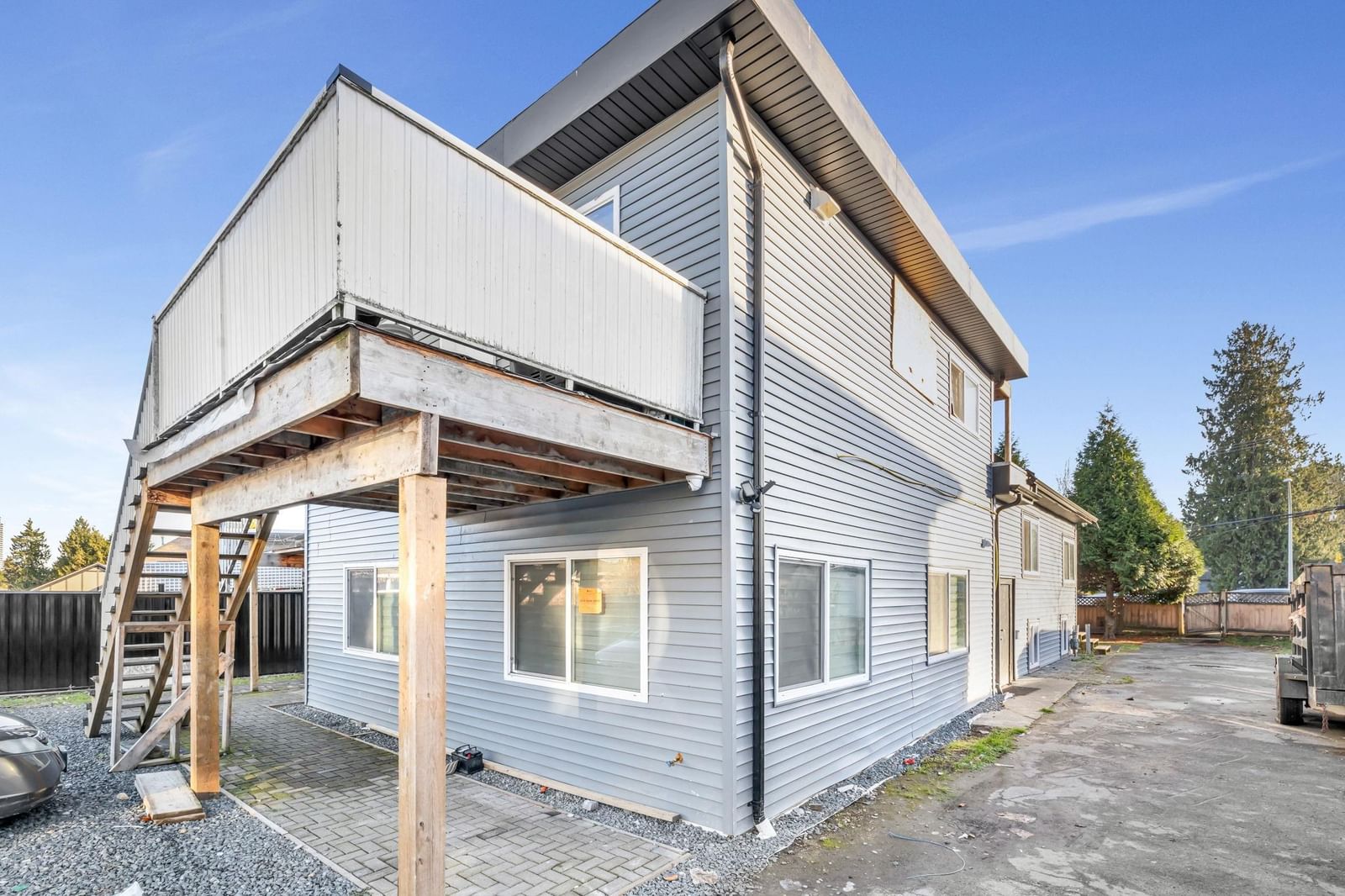 Listing Image 6