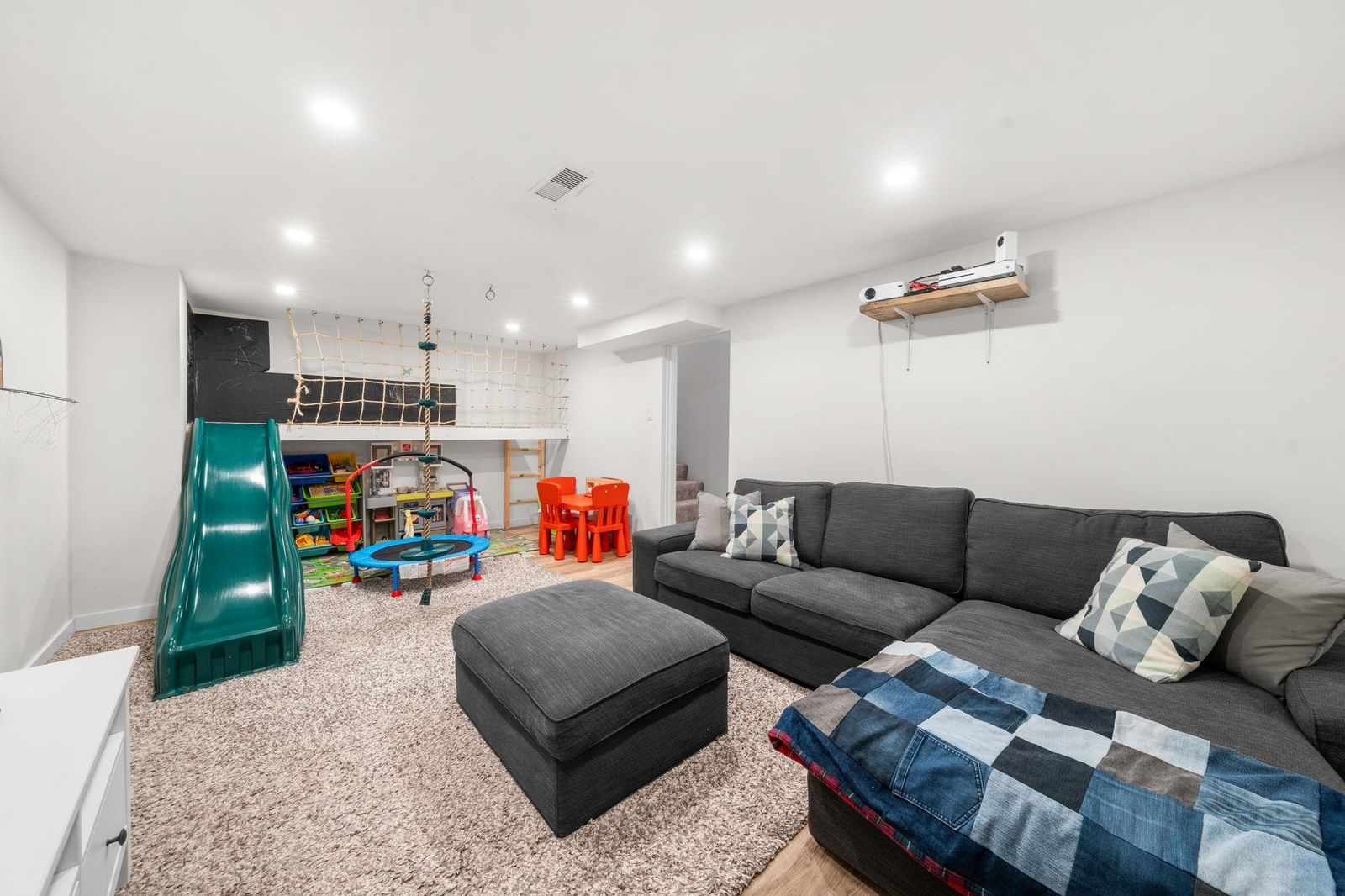 Listing Image 32