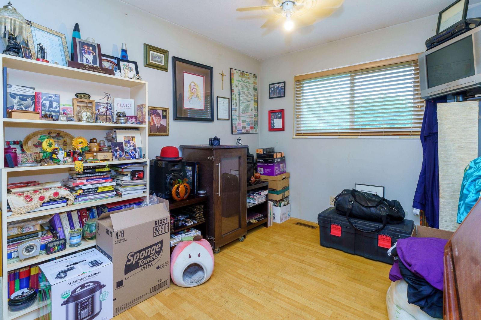 Listing Image 12