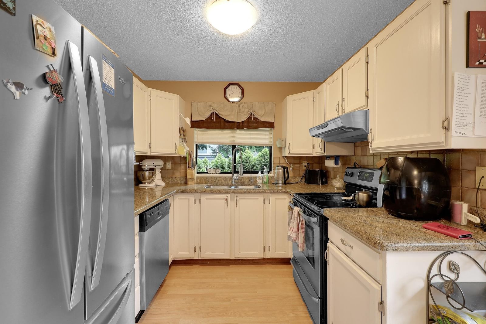 Listing Image 15