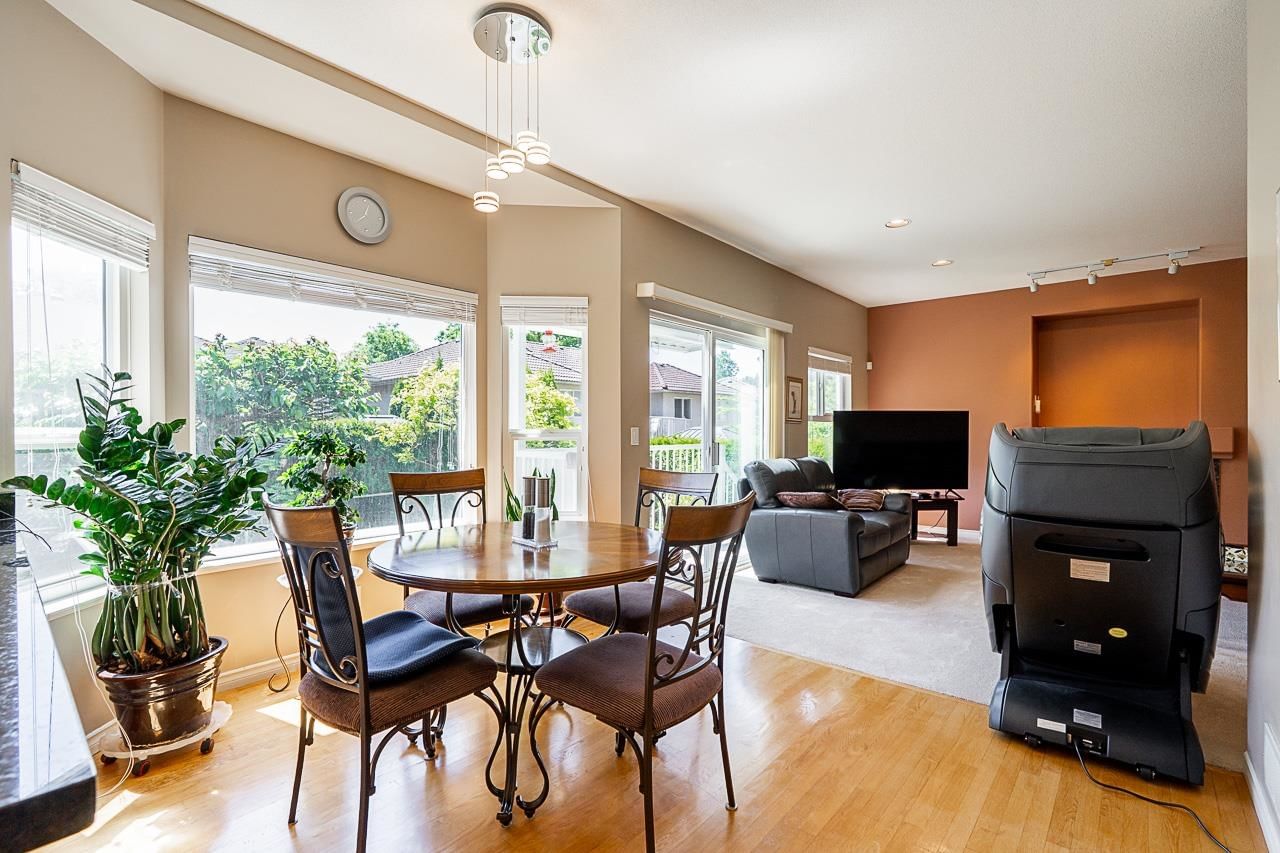 Listing Image 11