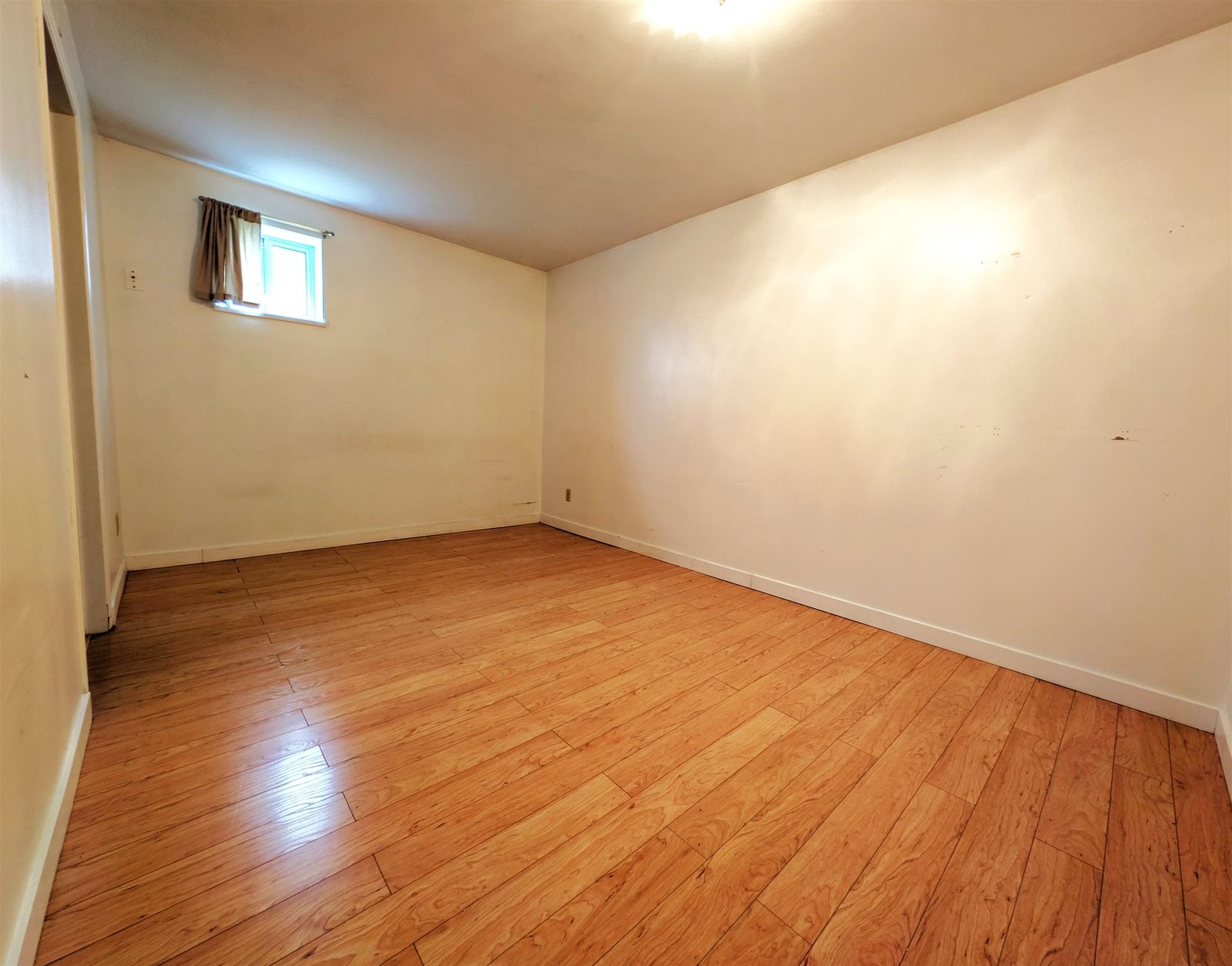 Listing Image 33