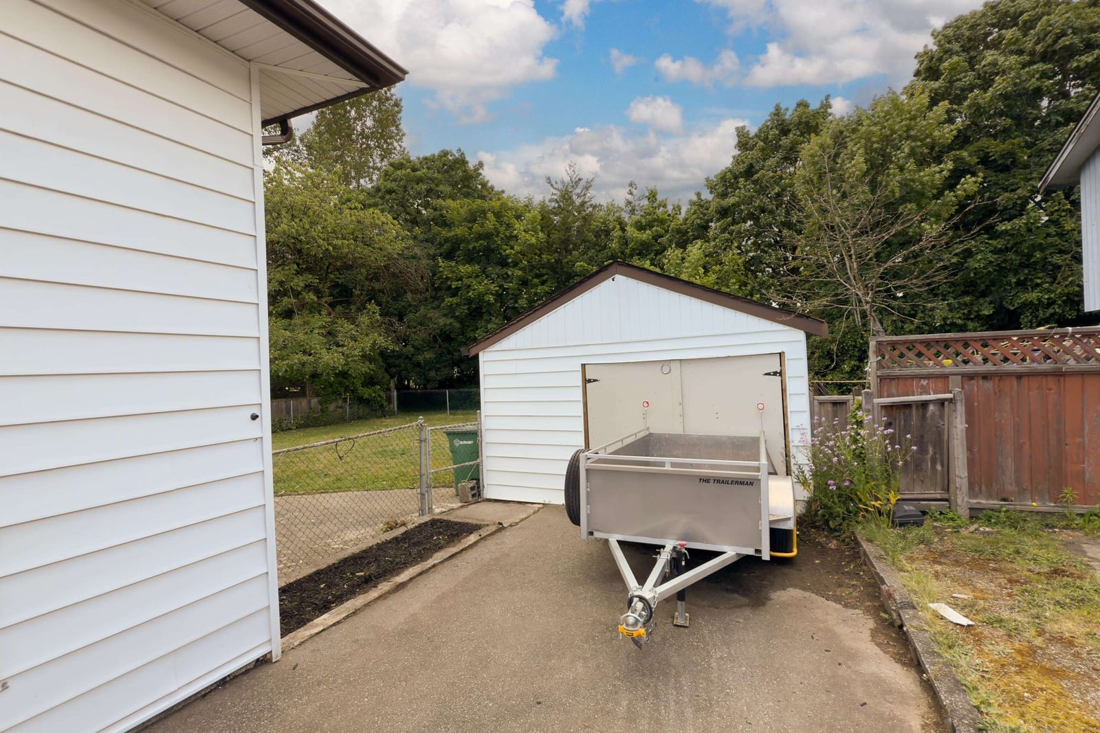 Listing Image 24