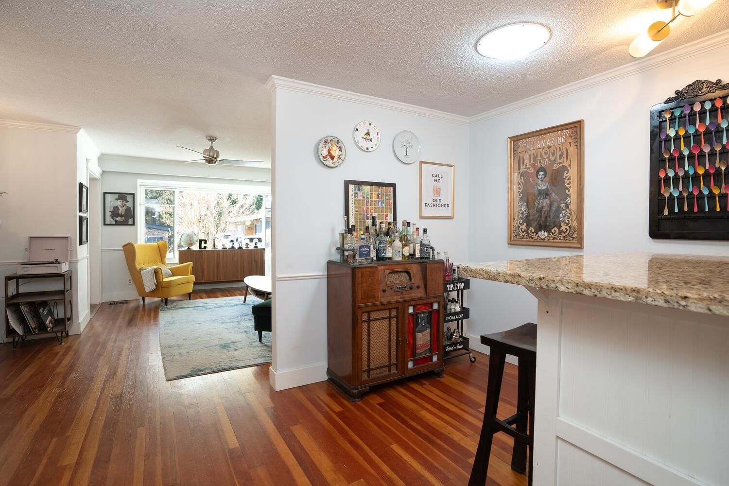 Listing Image 10