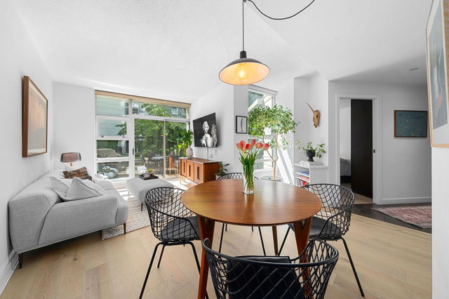 101 - 638 Beach Crescent