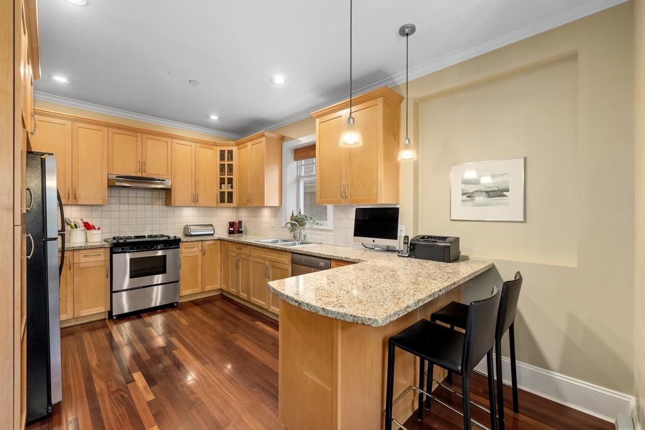 Listing Image 8