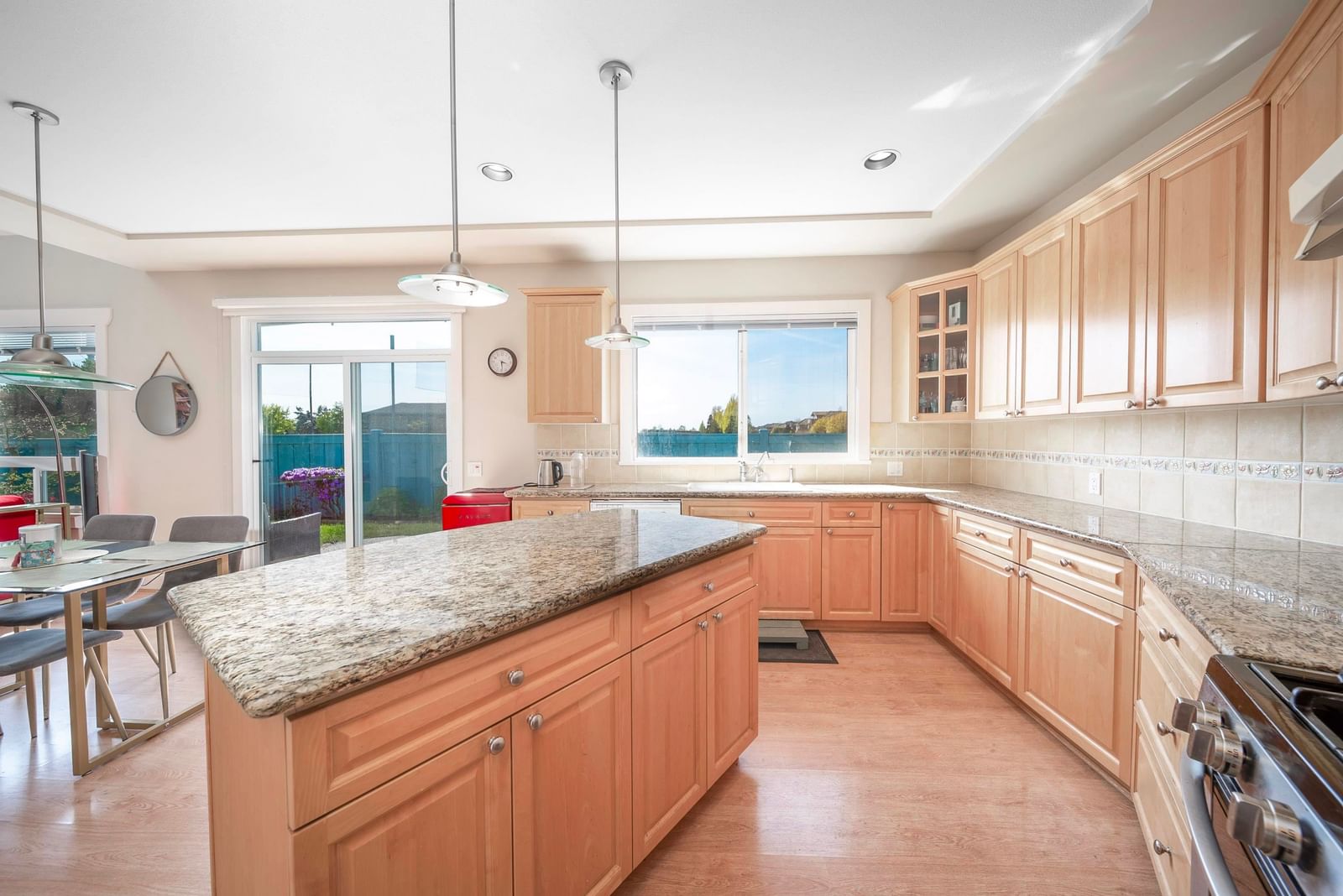 Listing Image 19