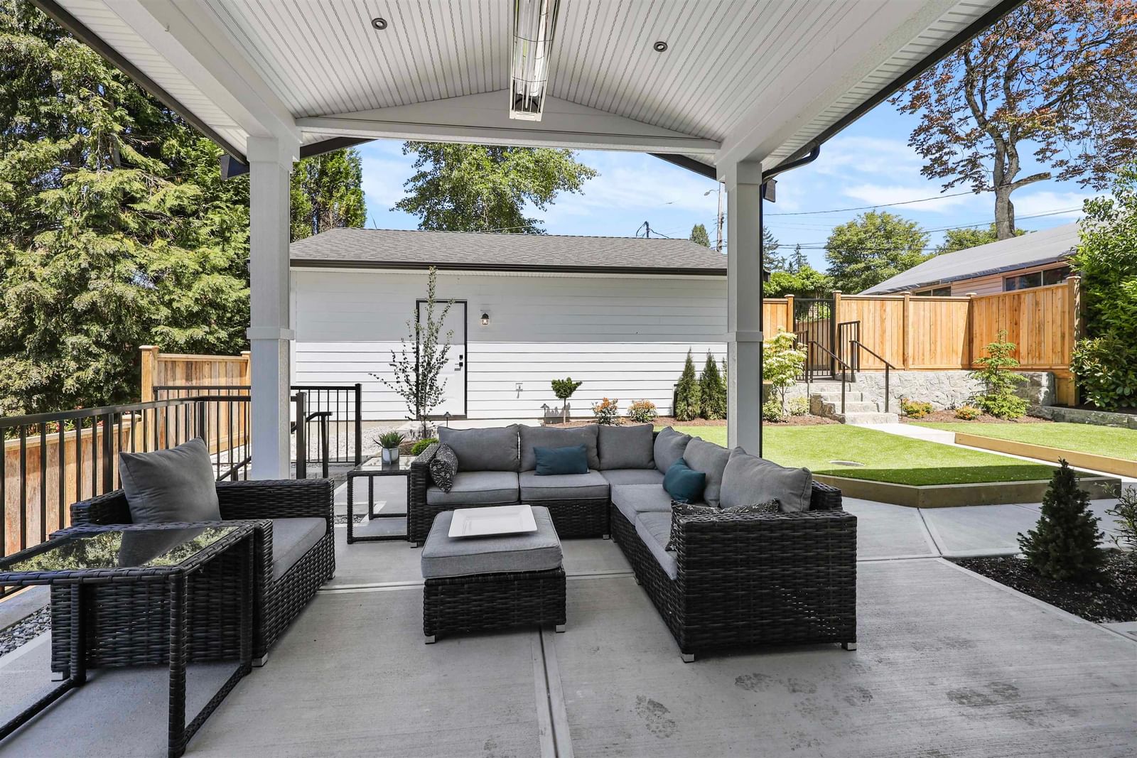 Listing Image 11