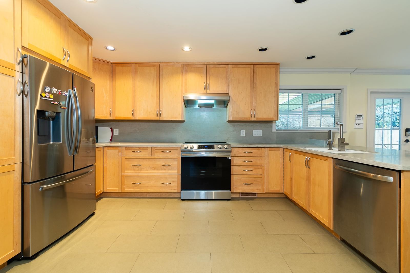 Listing Image 5