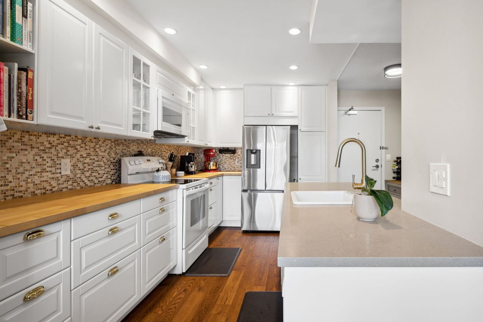 Listing Image 11