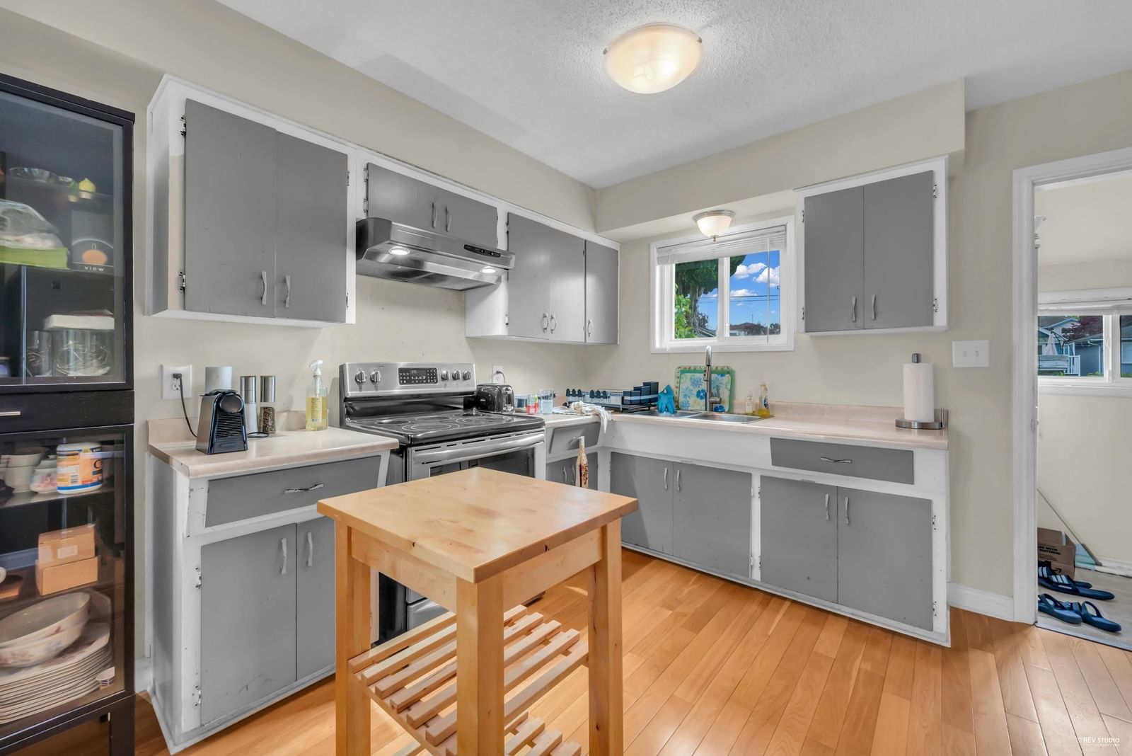 Listing Image 9
