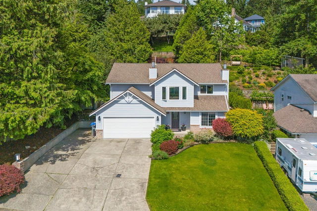 2223 Mountain Drive