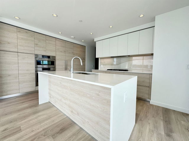 660 Quayside Drive