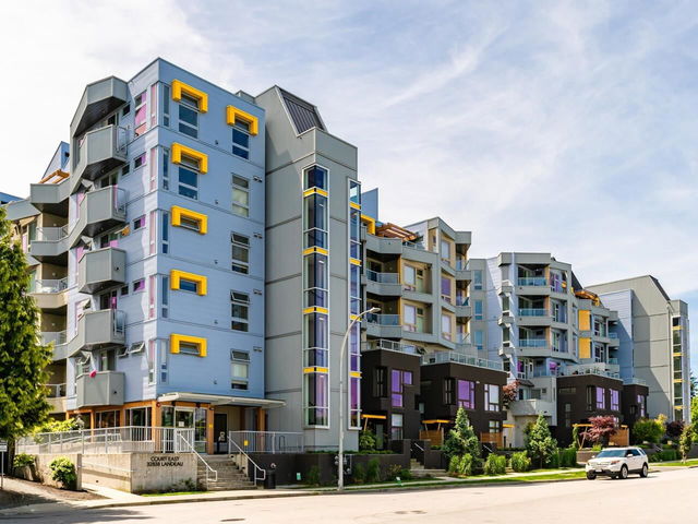 304 - 32838 Landeau Place