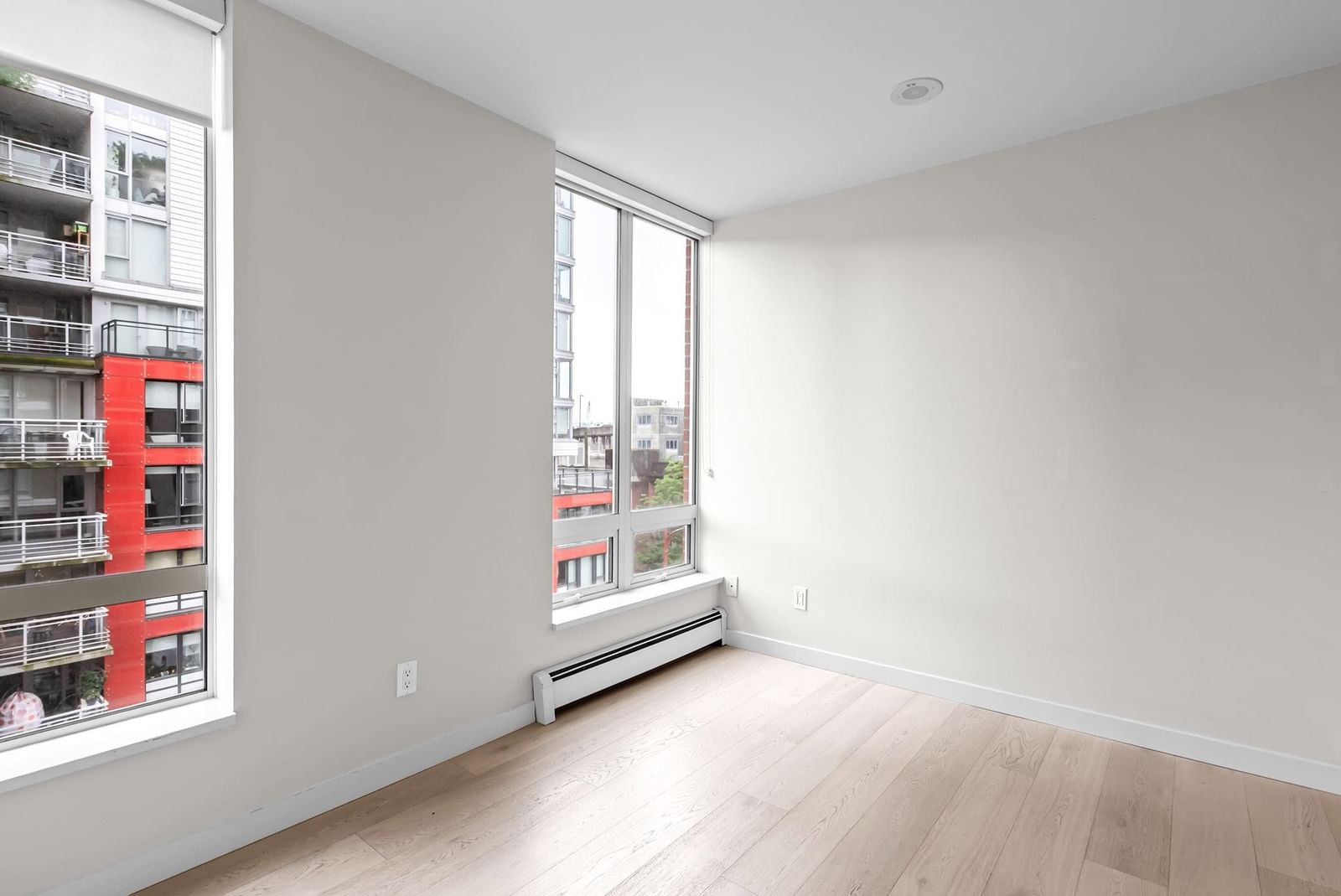 Listing Image 17