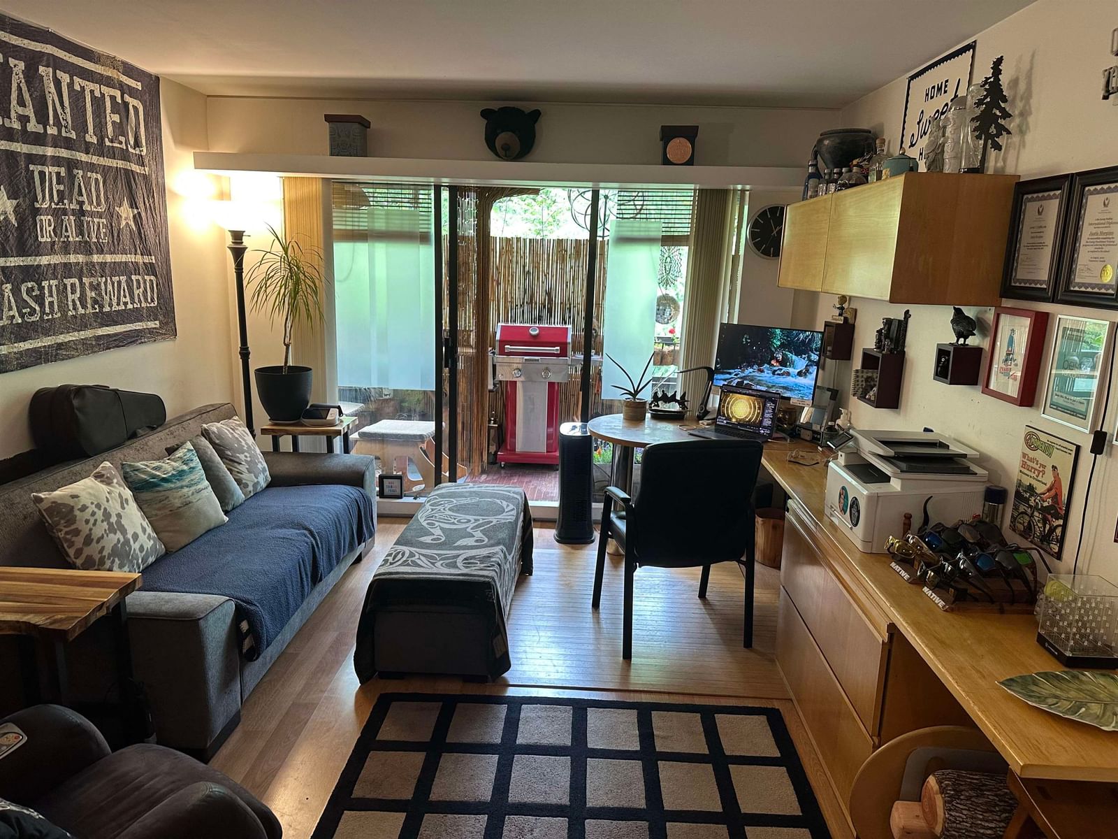 Listing Image 12