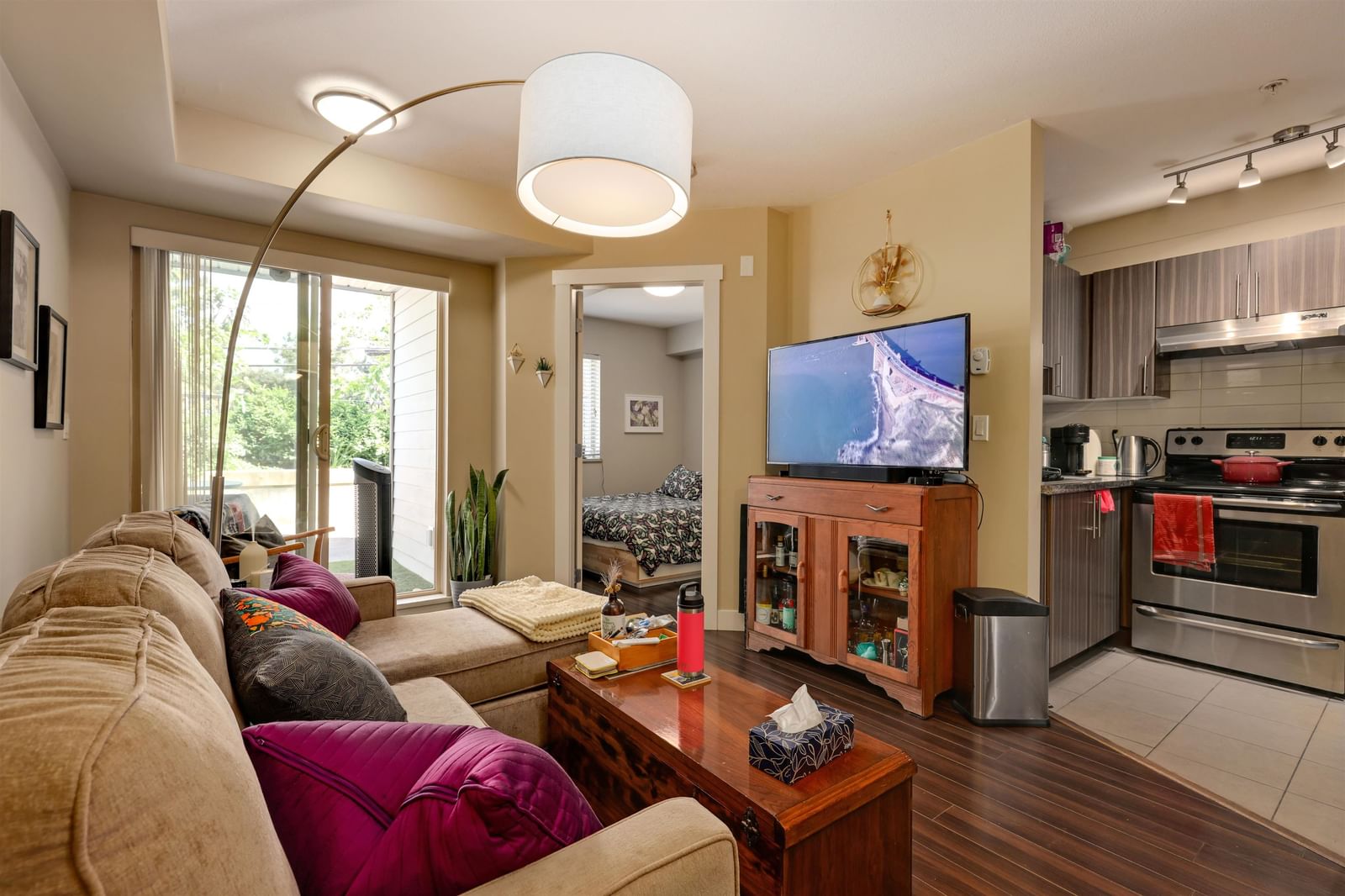 Listing Image 12