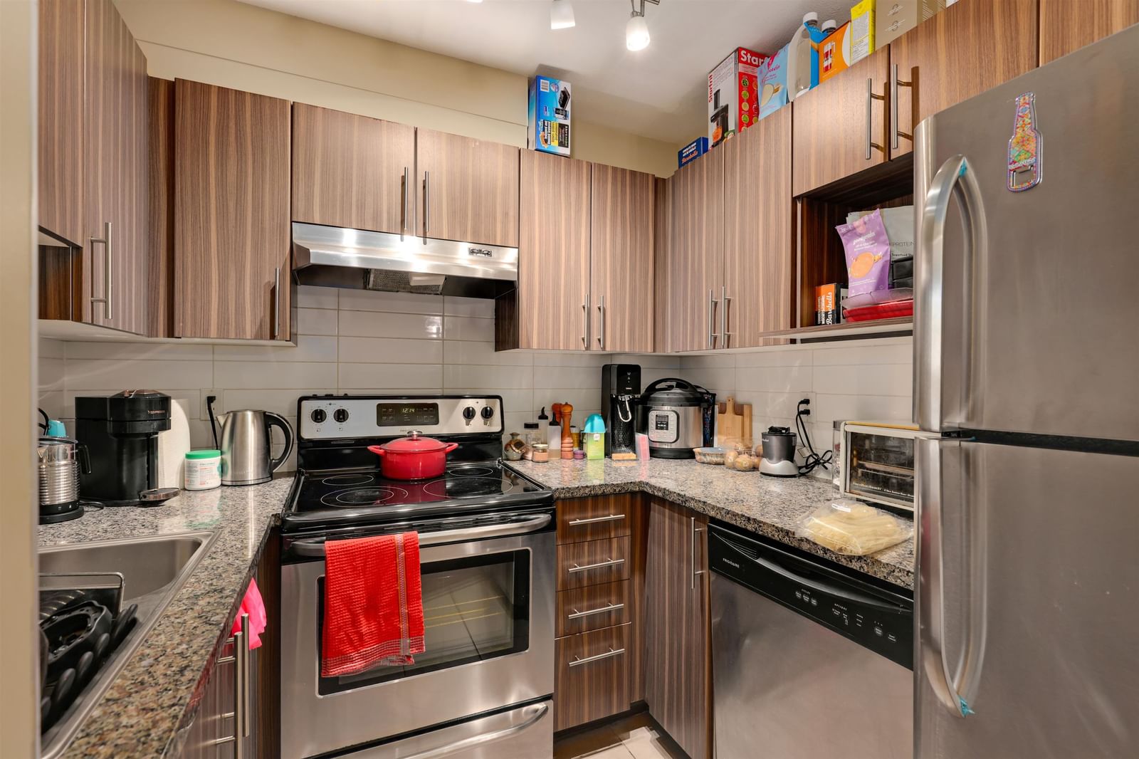 Listing Image 18