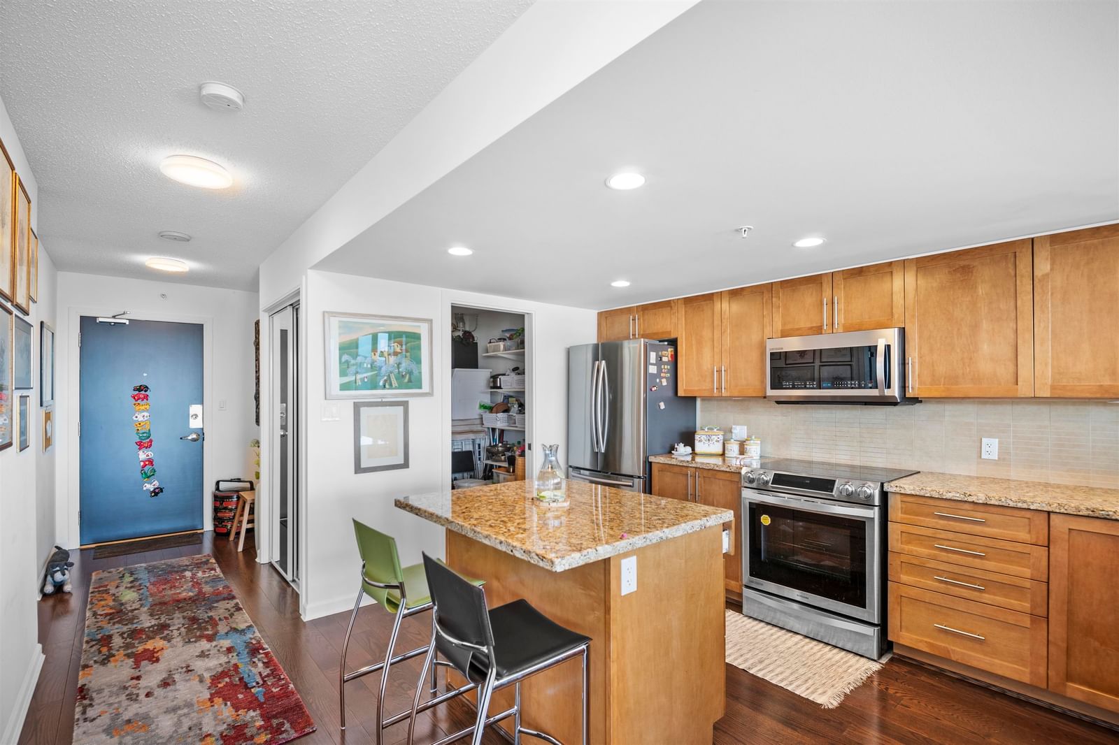 Listing Image 5