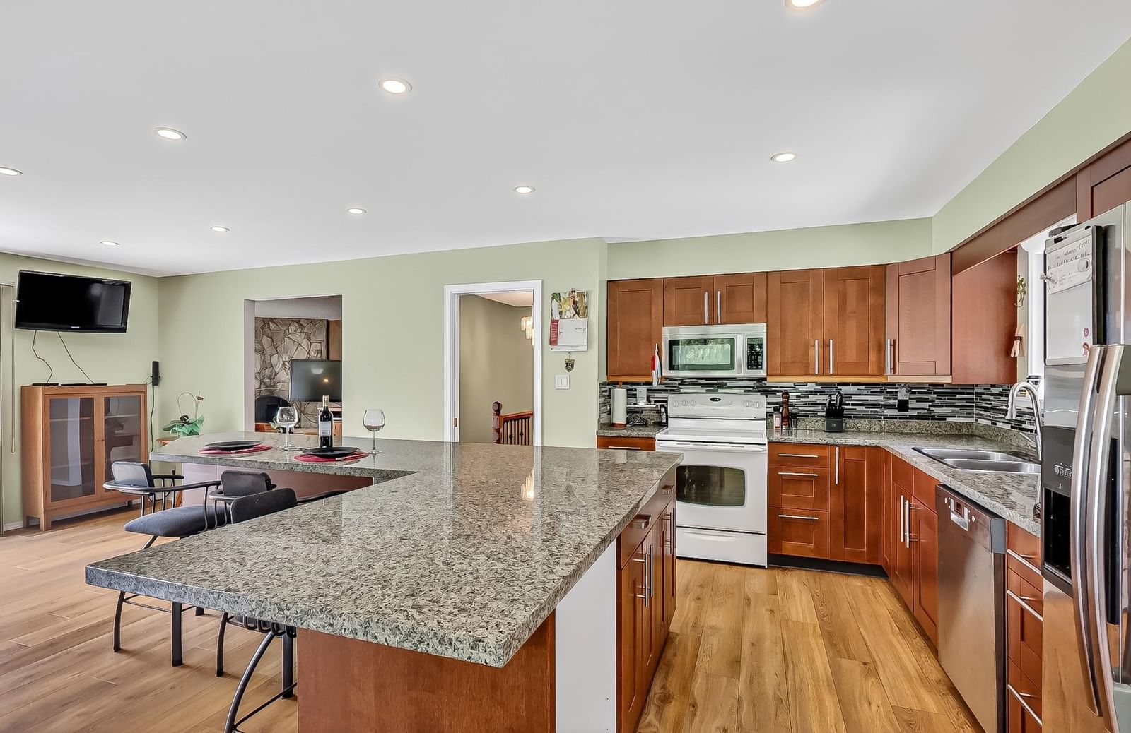 Listing Image 13