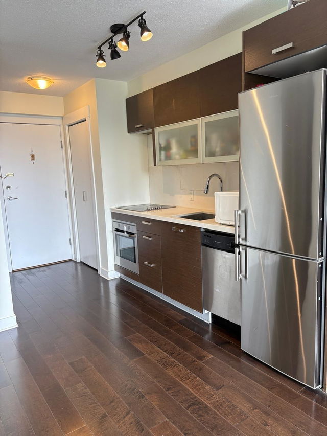 412 - 10777 University Drive