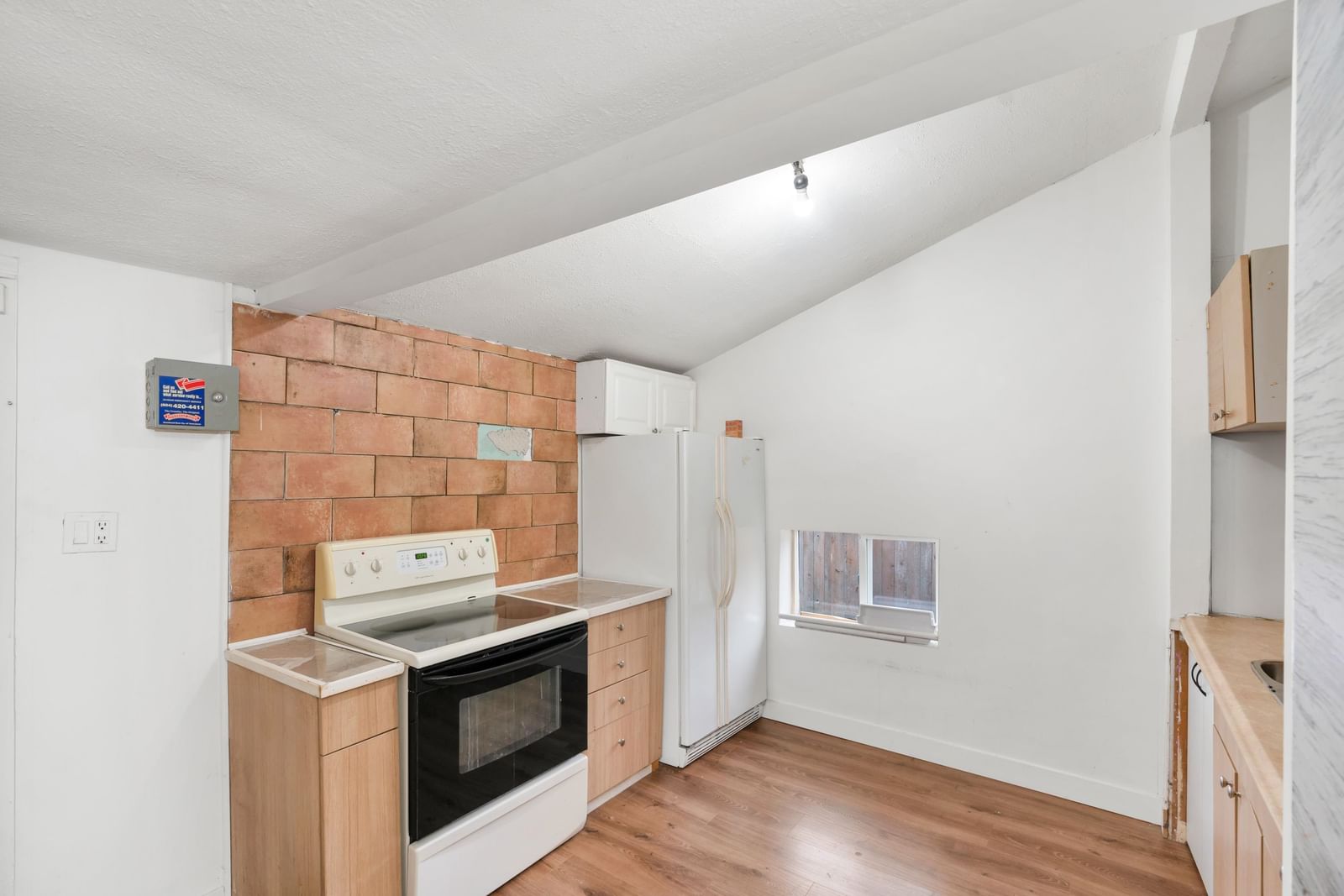 Listing Image 14