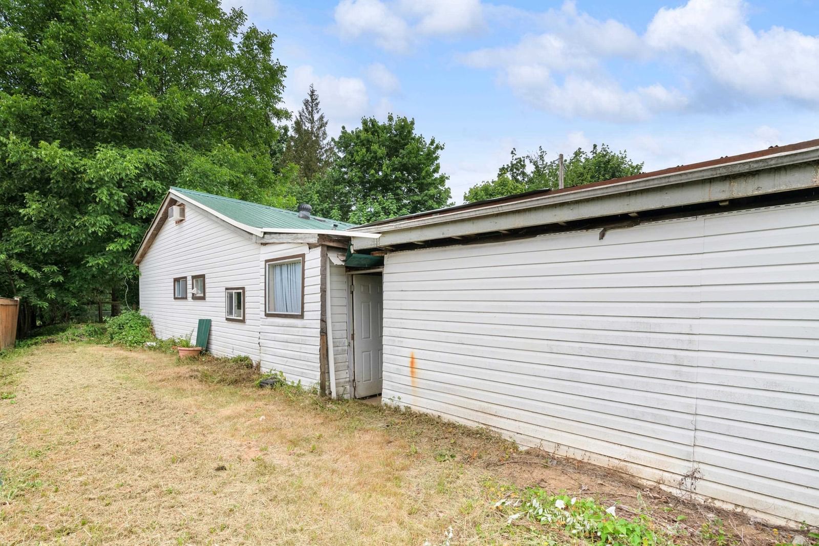 Listing Image 8