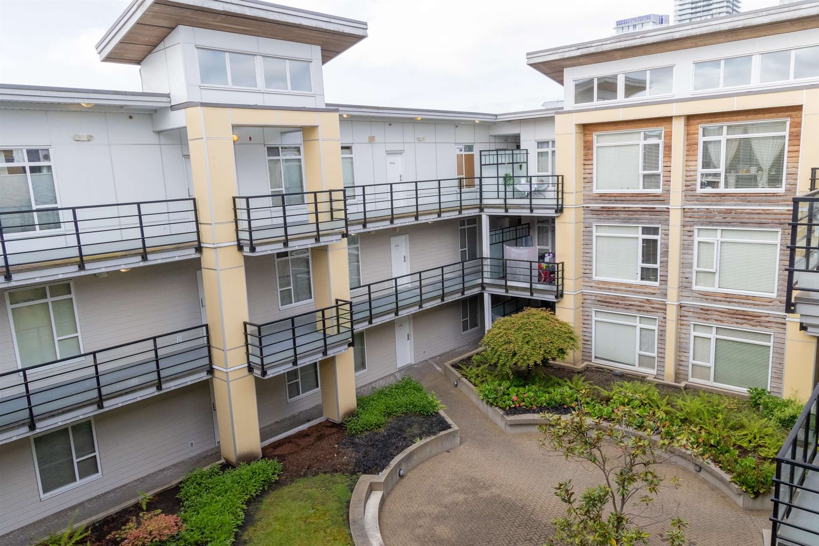Listing Image 8