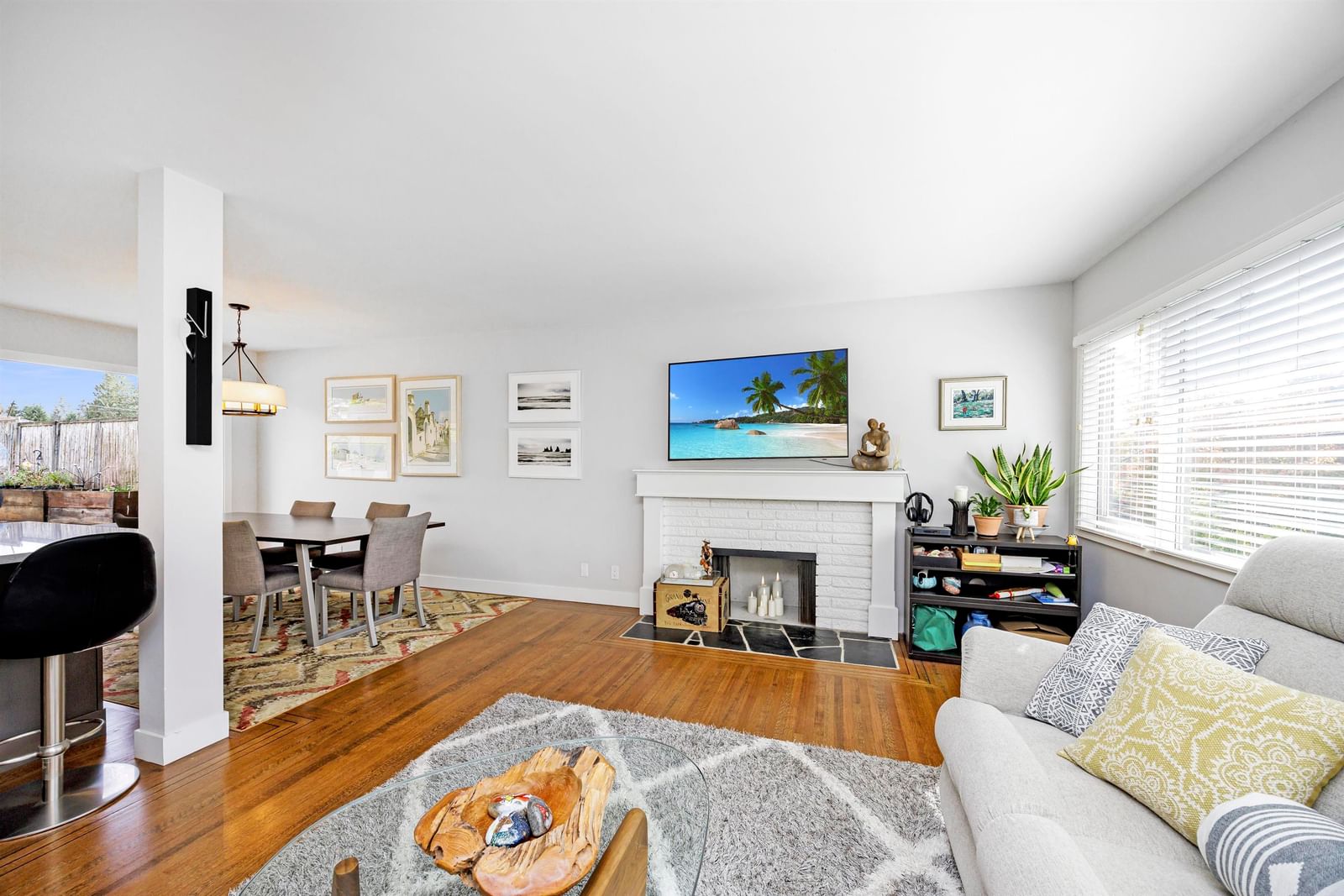 Listing Image 8