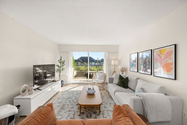 111 - 2551 Willow Lane