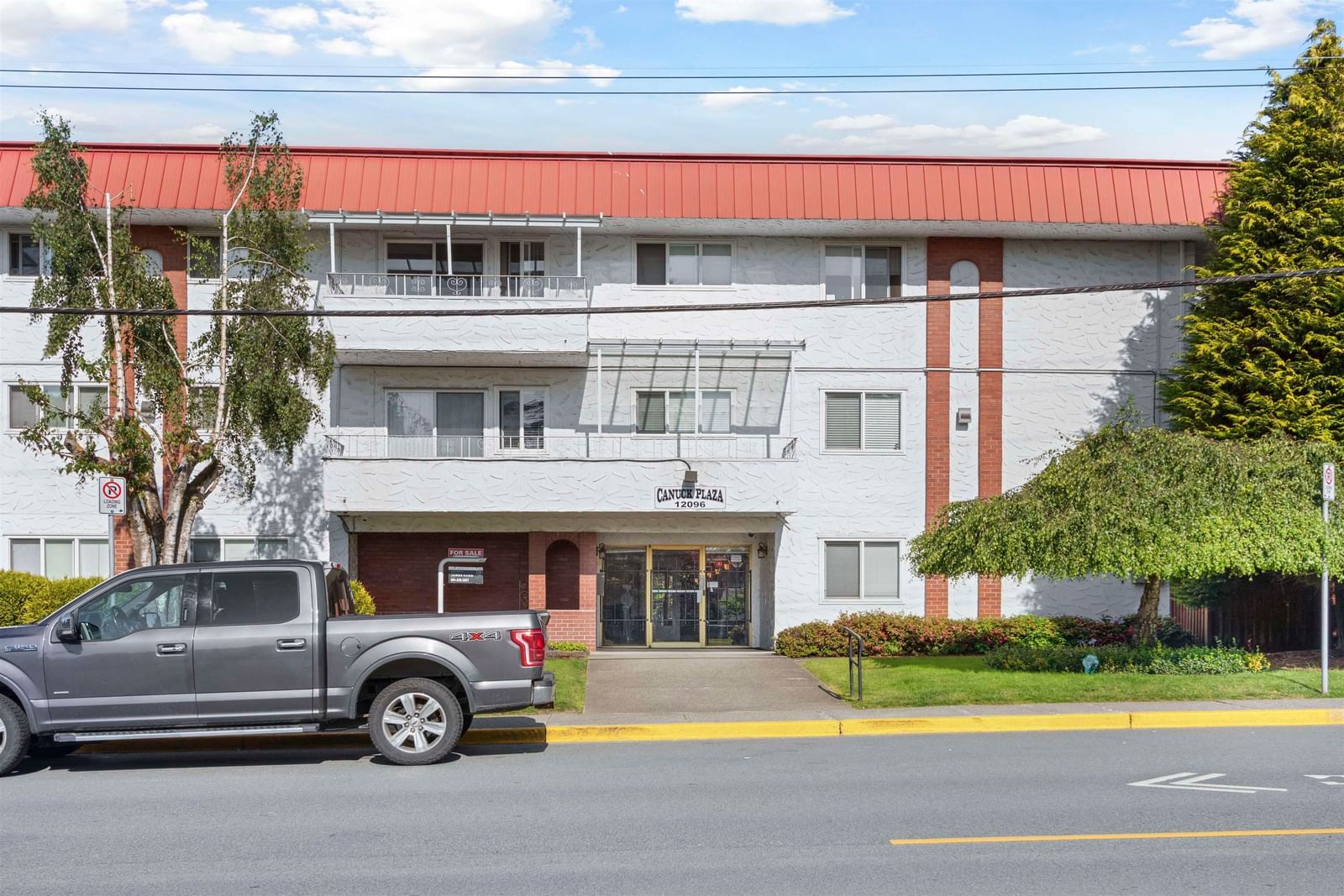 Listing Image 4