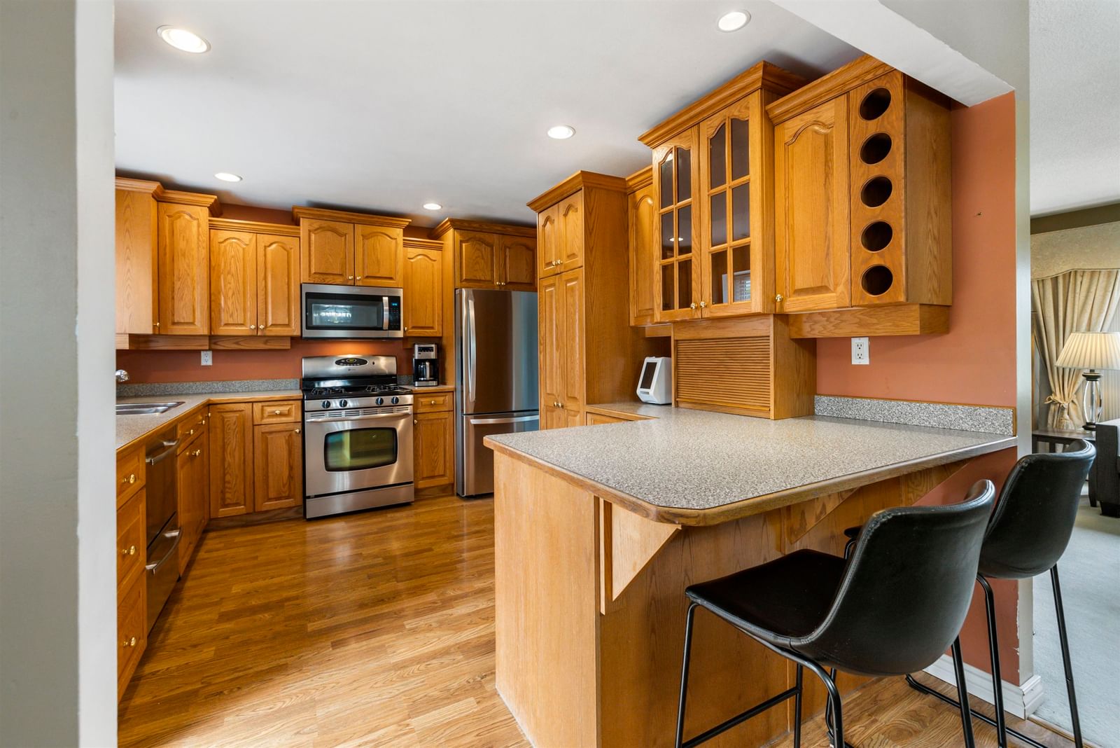 Listing Image 10
