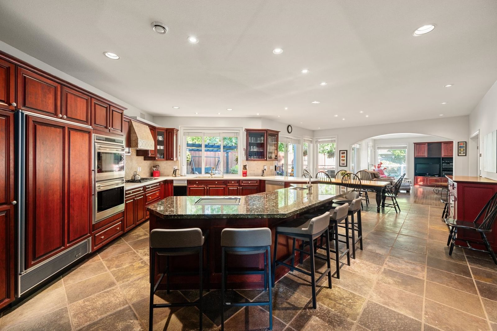 Listing Image 10